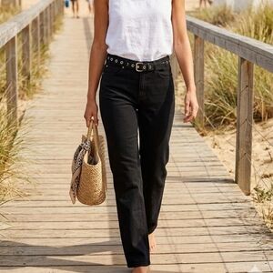 Classic High-Rise Black Women's Jeans - Modern Straight Fit